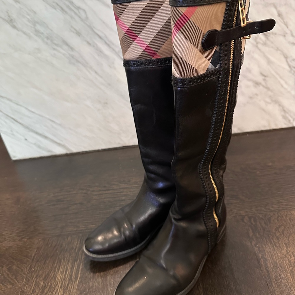 Burberry boots gently used